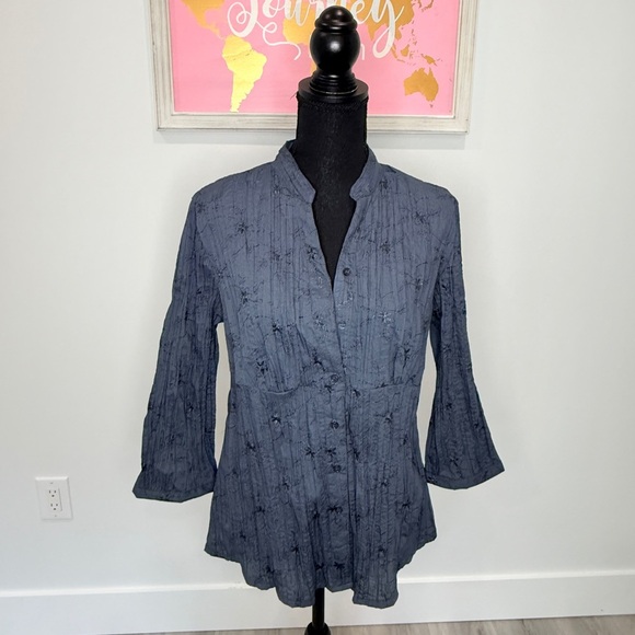 St. John’s Bay Blue Women's Casual Button Up Blouse (M) - Picture 2 of 8